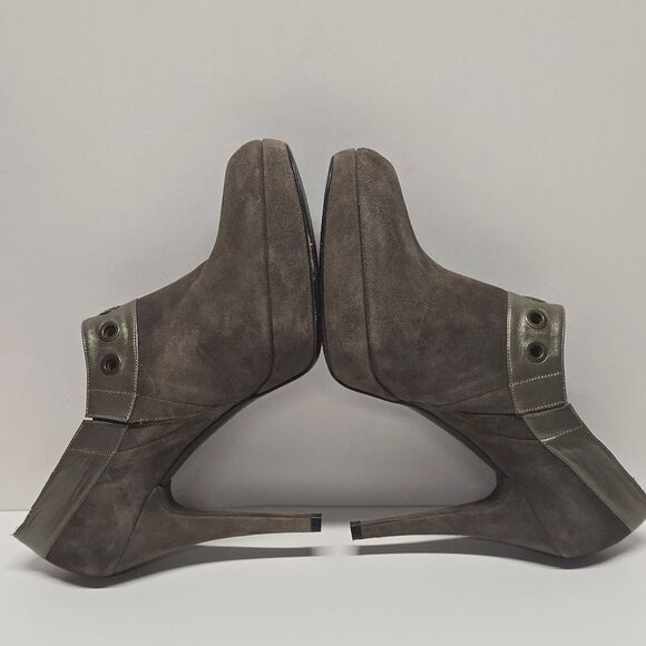 Stuart Weitzman Grommets Heeled Ankle Booties Taupe Gray Brown Suede Size 10 - Picture 5 of 8